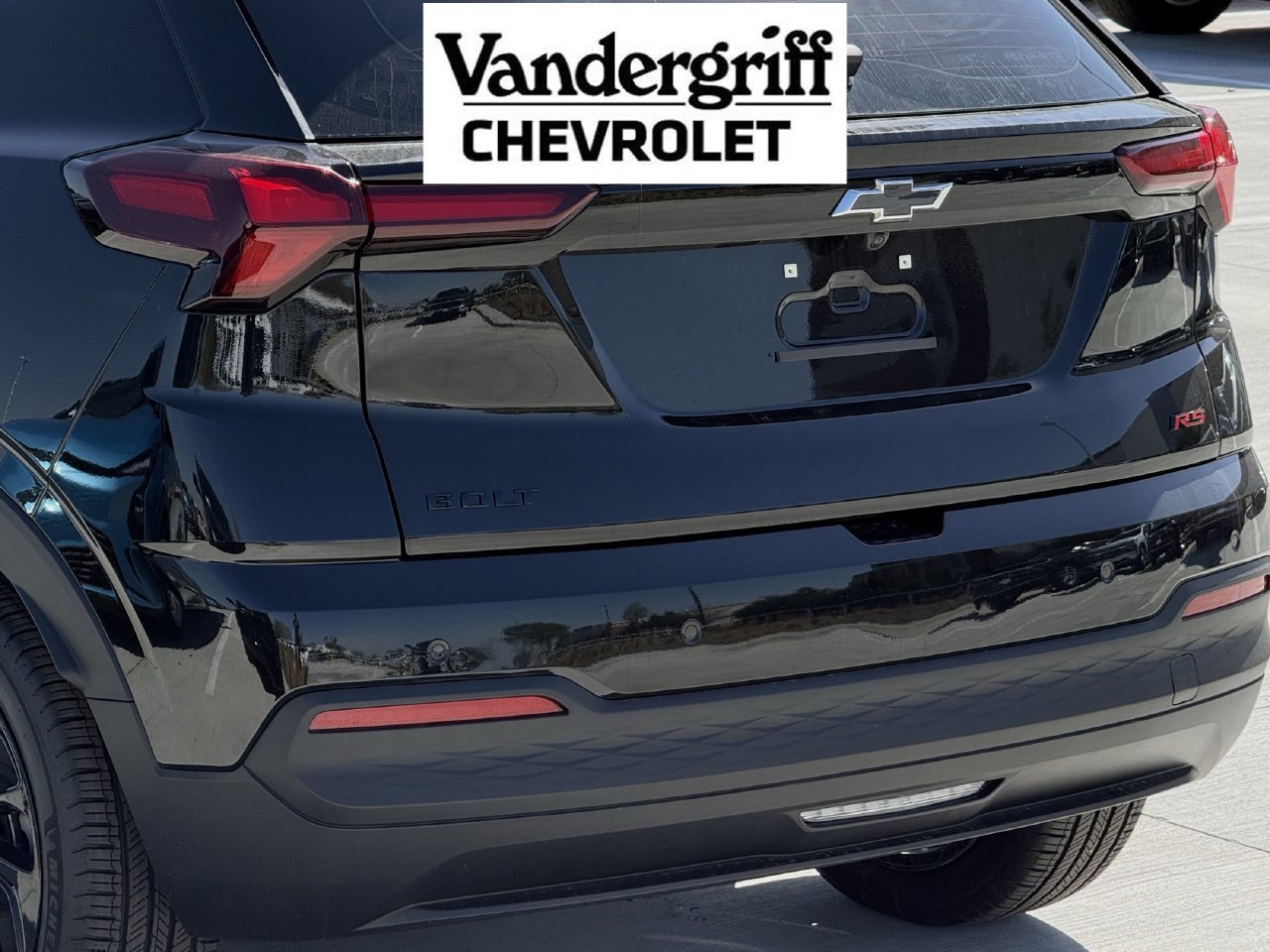 Used 2027 Chevrolet Bolt RS FWD image 6