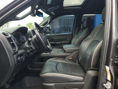 Used 2022 RAM 3500 Limited w/ Max Tow Package image 13