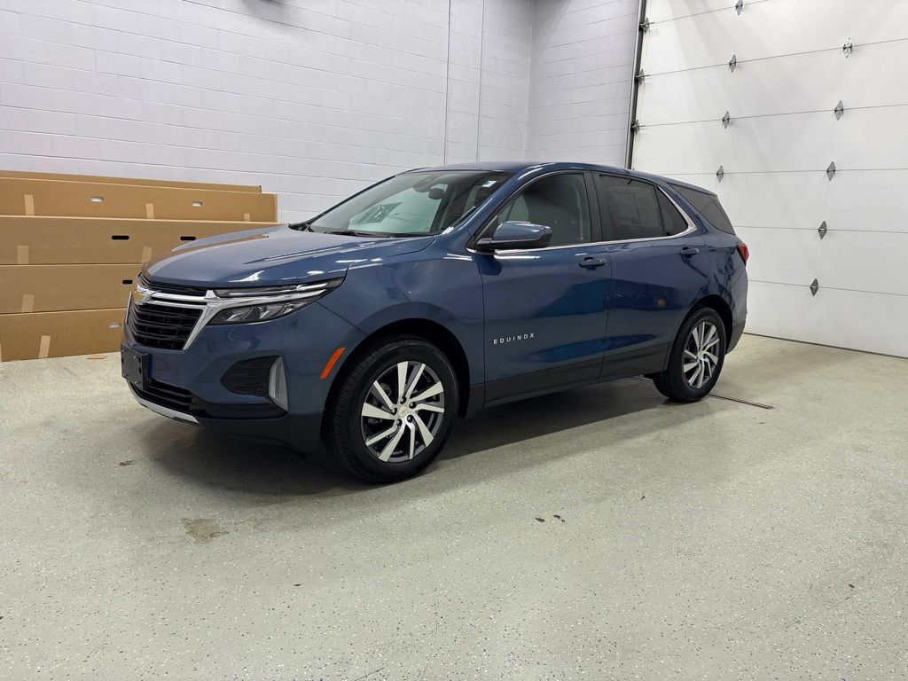 Used 2024 Chevrolet Equinox LT AWD/4WD image 8