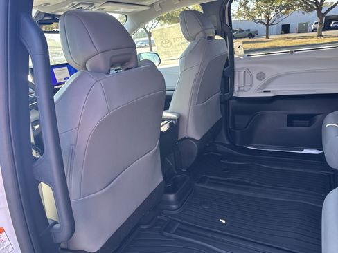 New 2025 Toyota Sienna XLE image 26