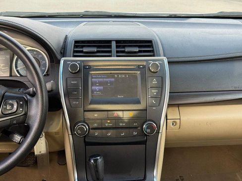 Used 2017 Toyota Camry LE image 12