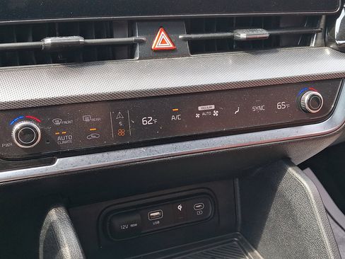 Used 2025 Kia Sportage SX AWD/4WD image 35