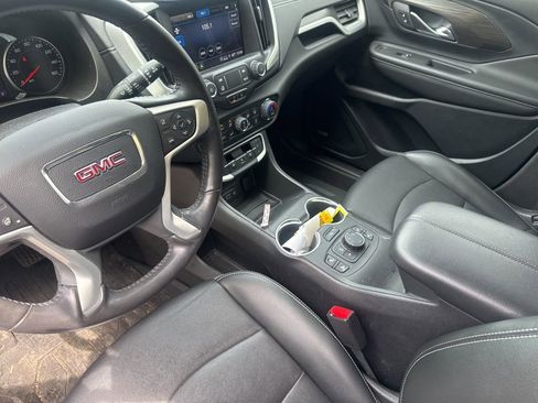 Used 2022 GMC Terrain SLT w/ Infotainment Package II AWD/4WD image 18