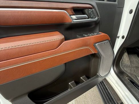 Certified 2024 GMC Sierra 2500 Denali Ultimate image 9