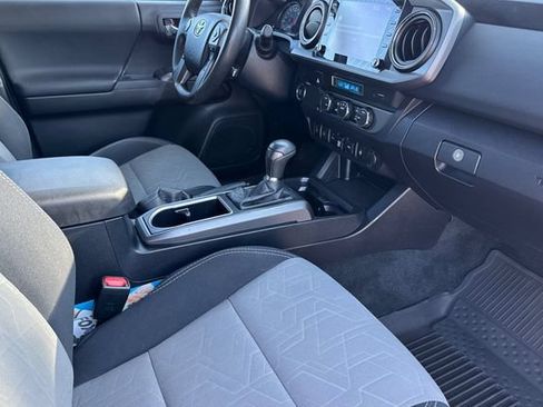Used 2021 Toyota Tacoma TRD Off-Road w/ Technology Package RWD image 18