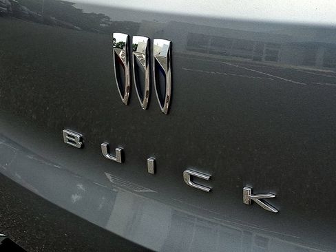Used 2024 Buick Encore GX Preferred AWD/4WD image 31