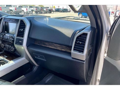 Used 2018 Ford F150 Lariat w/ Max Trailer Tow Package AWD/4WD image 18