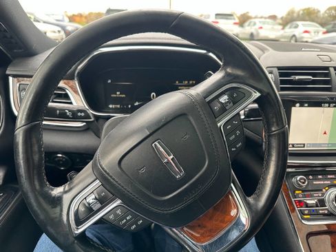 Used 2017 Lincoln Continental Select w/ Climate Package image 19