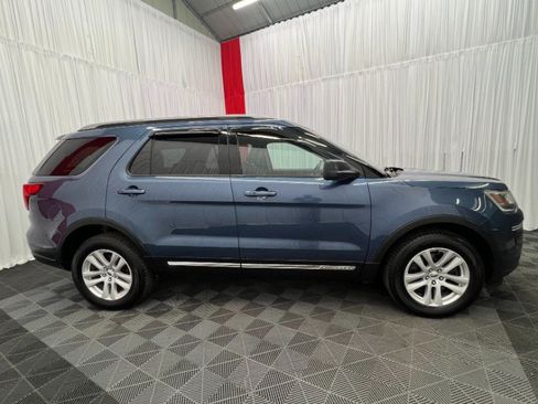 Used 2018 Ford Explorer XLT AWD/4WD image 7