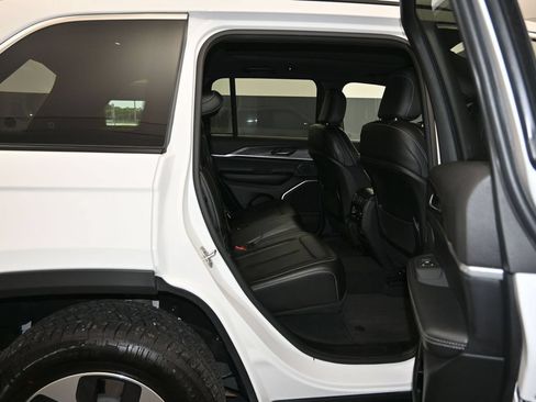 Used 2024 Jeep Grand Cherokee Limited 4xe AWD/4WD image 28