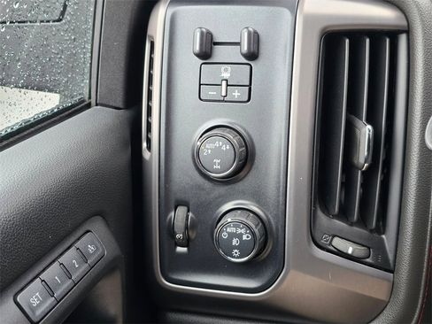 Used 2018 GMC Sierra 1500 SLT image 61