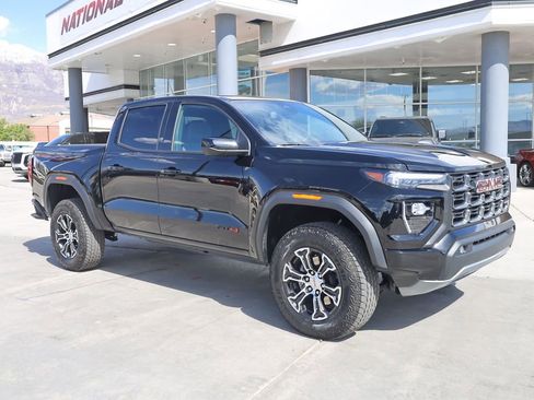 Used 2025 GMC Canyon AT4 AWD/4WD image 8