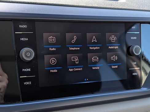 Certified 2023 Volkswagen Taos SE w/ Panoramic Sunroof Package AWD/4WD image 22