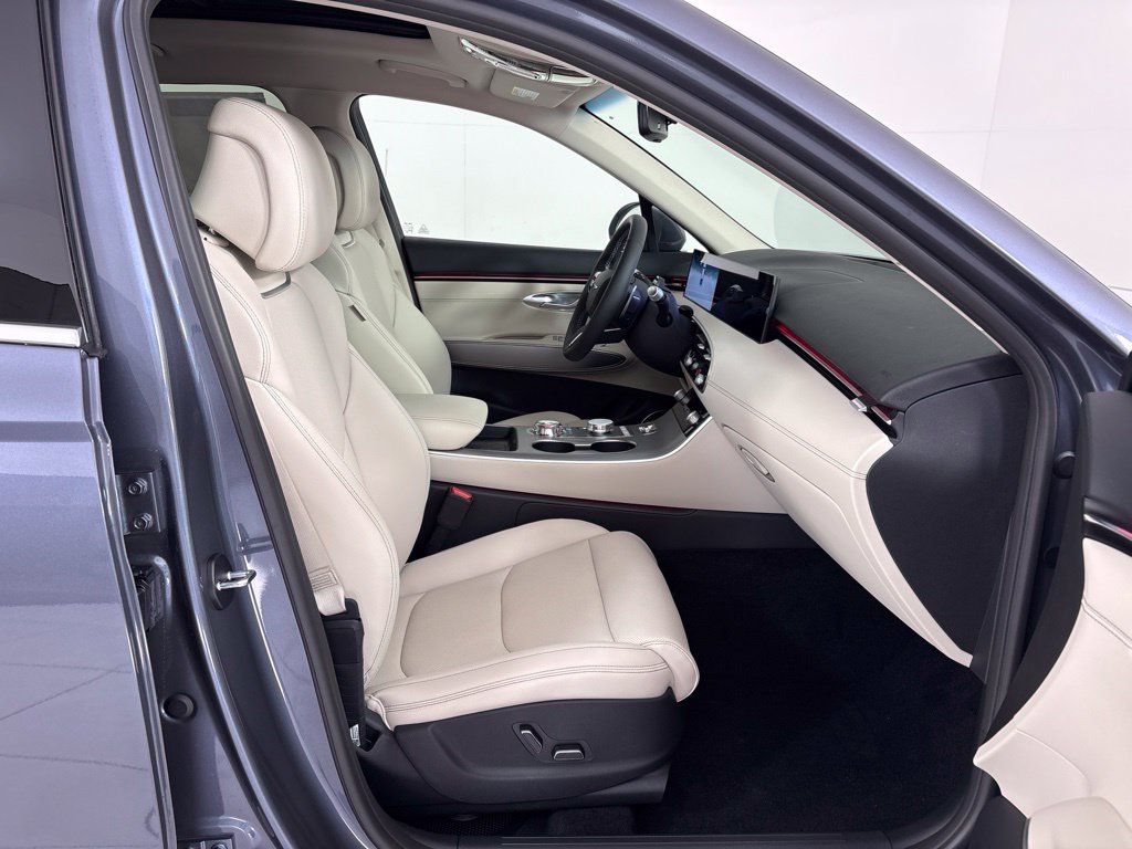 New 2027 Genesis GV70 2.5T Select AWD/4WD image 12