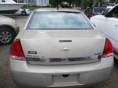Used 2011 Chevrolet Impala LT FWD image 6