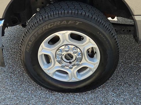 Used 2025 Ford F250 XLT AWD/4WD image 12