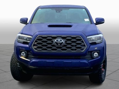 Used 2022 Toyota Tacoma TRD Sport w/ TRD Premium Sport Package image 4
