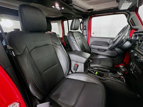 Used 2023 Jeep Wrangler Sahara image 30