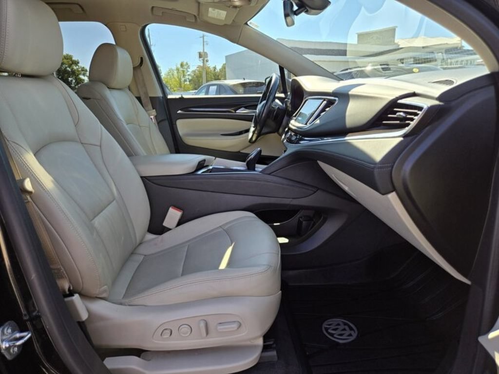 Used 2020 Buick Enclave Premium w/ Sun and Sites Package FWD image 21