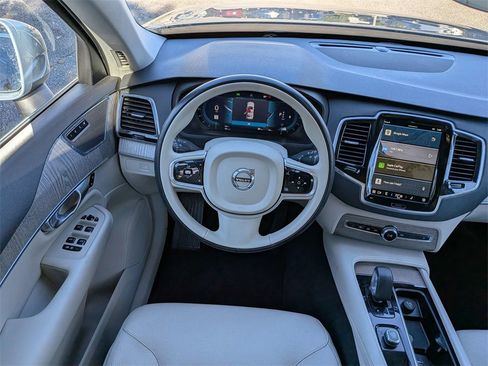Certified 2023 Volvo XC90 B5 Plus image 17