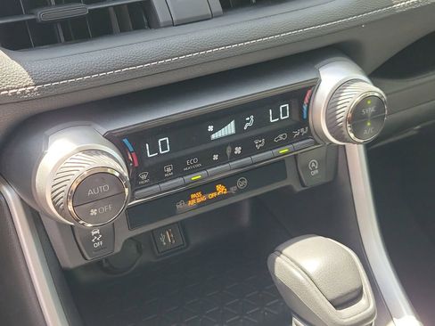 Used 2024 Toyota RAV4 XLE FWD image 26