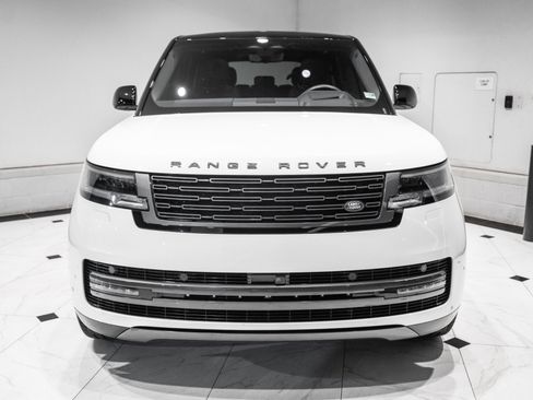 Used 2023 Land Rover Range Rover SE AWD/4WD image 4