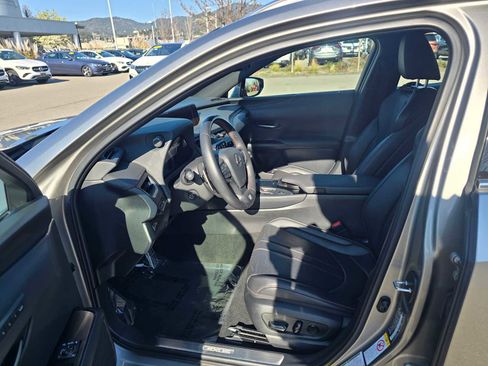 Used 2019 Lexus UX 200 F Sport image 22