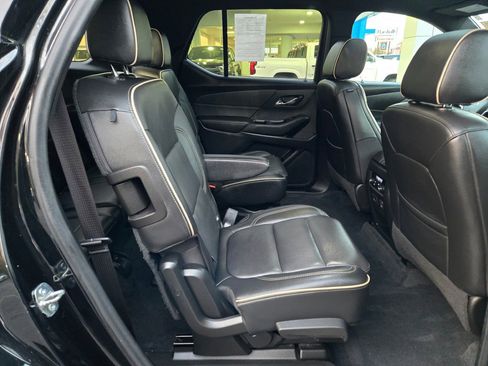 Certified 2022 Chevrolet Traverse Premier w/ Redline Edition image 10