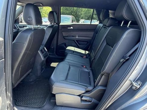 Used 2023 Volkswagen Atlas Cross Sport SE w/ Black Wheel Package AWD/4WD image 10