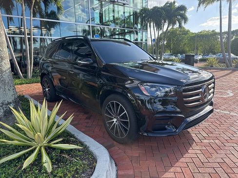 Used 2025 Mercedes-Benz GLS 450 4MATIC image 1