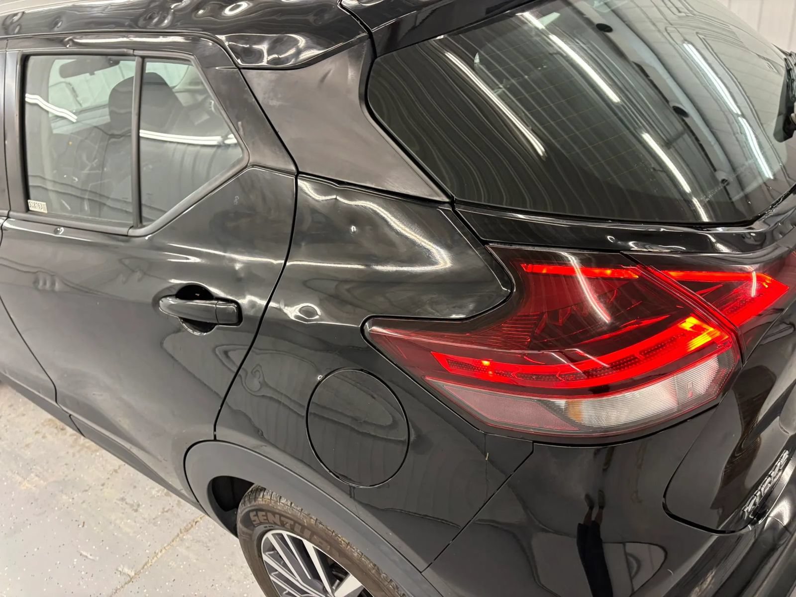 Used 2021 Nissan Kicks SV FWD image 22