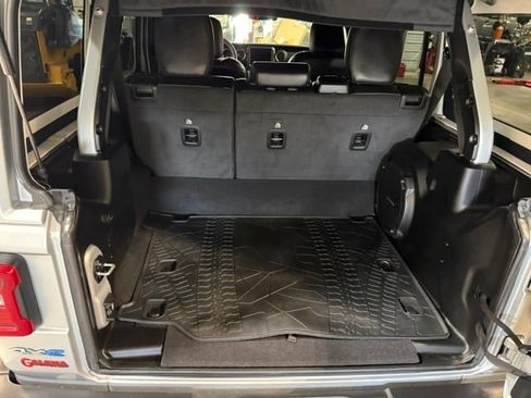 Used 2023 Jeep Wrangler Unlimited Sahara AWD/4WD image 24
