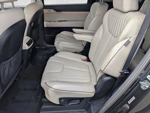 Used 2024 Hyundai Palisade Limited image 18