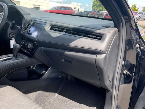 Used 2019 Honda HR-V Sport image 17