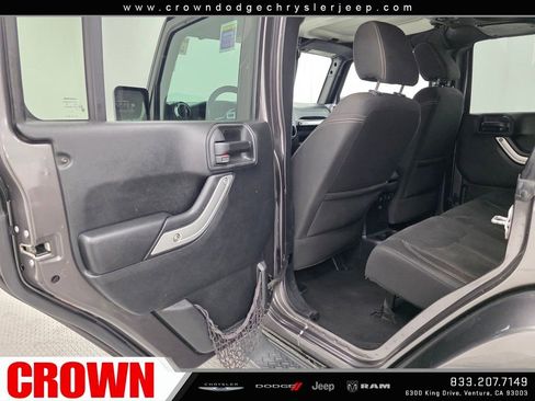 Used 2016 Jeep Wrangler Unlimited Sahara w/ Connectivity Group image 20