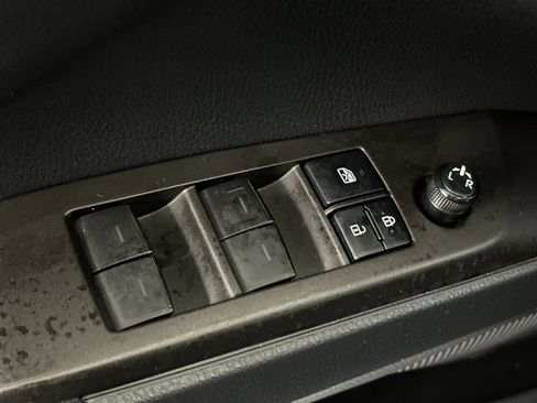 Used 2021 Toyota Camry SE image 13