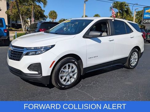 Used 2024 Chevrolet Equinox LS w/ LS Convenience Package image 3