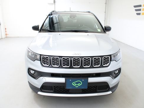 Used 2024 Jeep Compass Limited AWD/4WD image 3