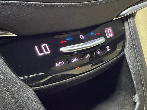 Used 2019 Cadillac XT5 FWD image 21