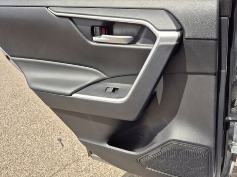 Certified 2025 Toyota RAV4 XLE image 19