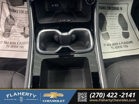 Used 2025 Chevrolet Traverse LT image 30