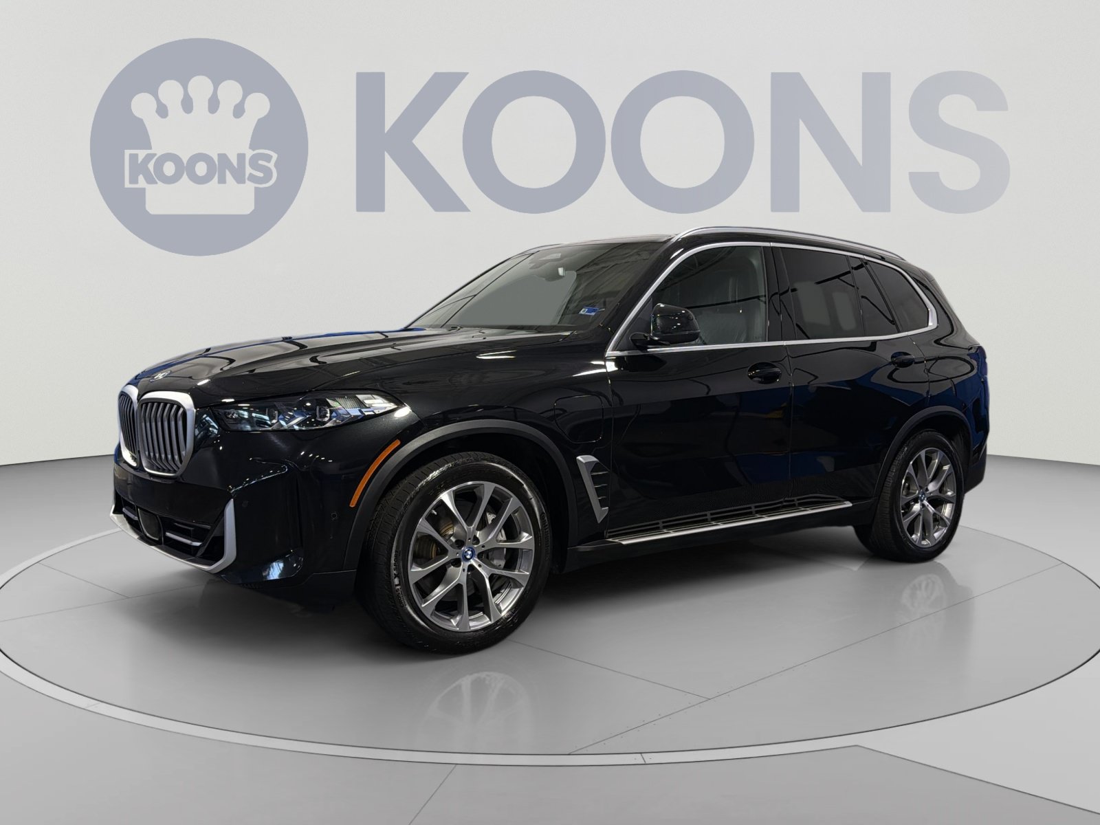 Used 2025 BMW X5 xDrive50e AWD/4WD image 1