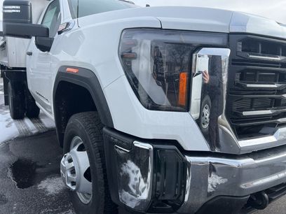 New 2026 GMC Sierra 3500 Pro w/ Convenience Package