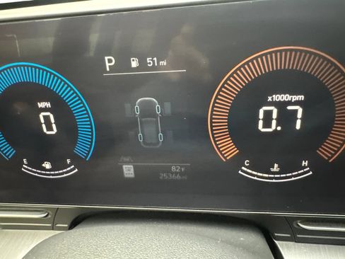 Used 2024 Hyundai Kona SEL AWD/4WD image 59