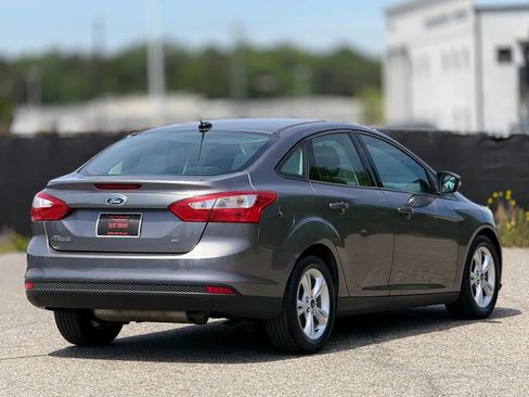 Used 2013 Ford Focus SE FWD image 9