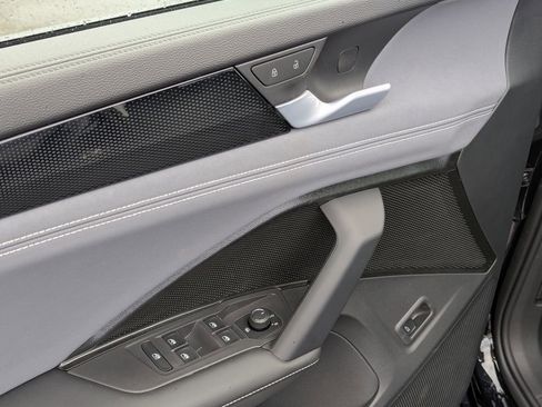 New 2026 Volkswagen Tiguan SE image 11