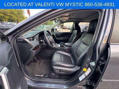 Used 2020 Toyota RAV4 Limited AWD/4WD image 30