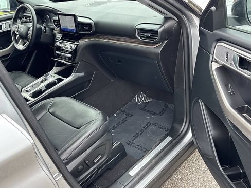 Used 2024 Ford Explorer Limited AWD/4WD image 27