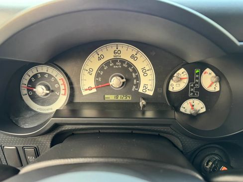 Used 2010 Toyota FJ Cruiser 4WD image 30