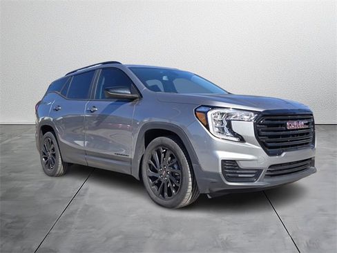 Used 2023 GMC Terrain SLE w/ Driver Convenience Package image 6